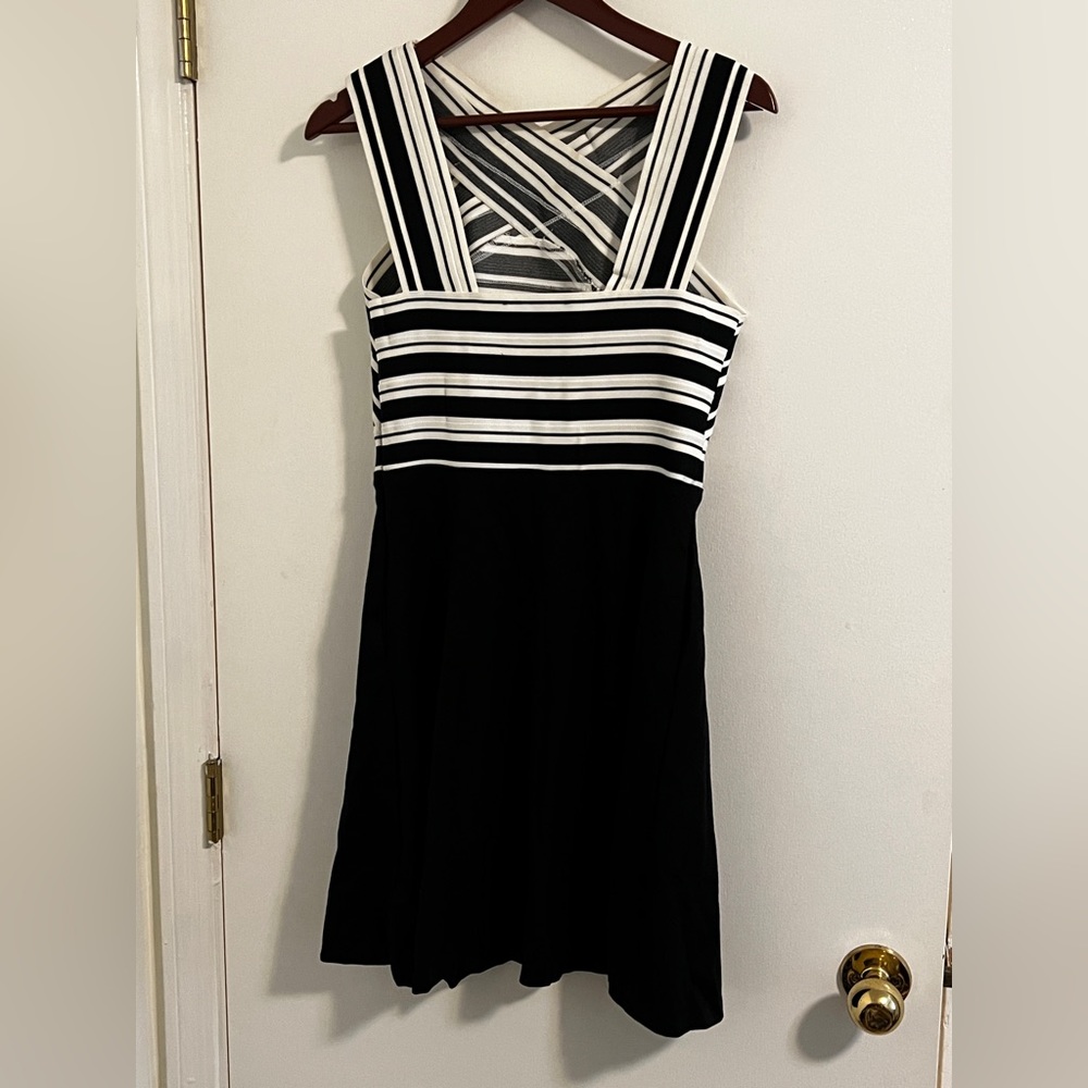 EUC ANTHROPOLOGIE Maeve Crosswise Fit & Flare Dress - Picture 4 of 10